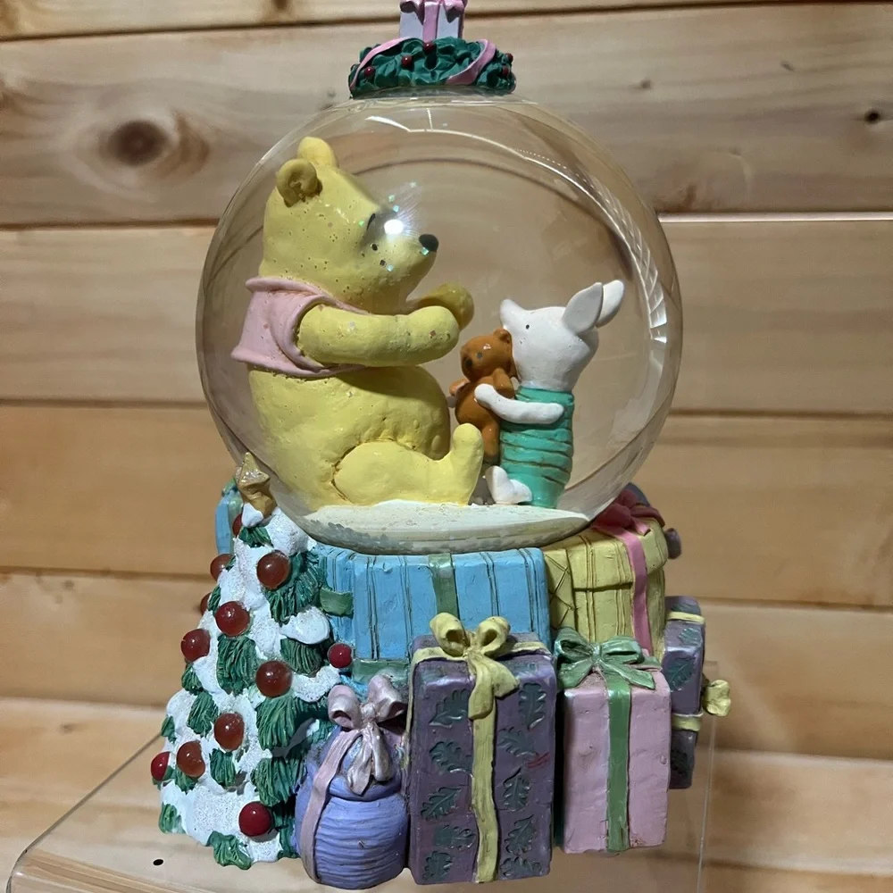 Vintage Disney Winnie the Pooh / Piglet Christmas Snowglobe - Picture 7 of 11